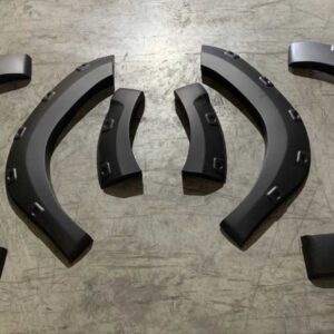 HILUX REVO 2016-2019 IÇIN UYUMLU KALIN TIP ÇAMURLUK KABARTMA (DODIK) (PP ENJEKSIYON)